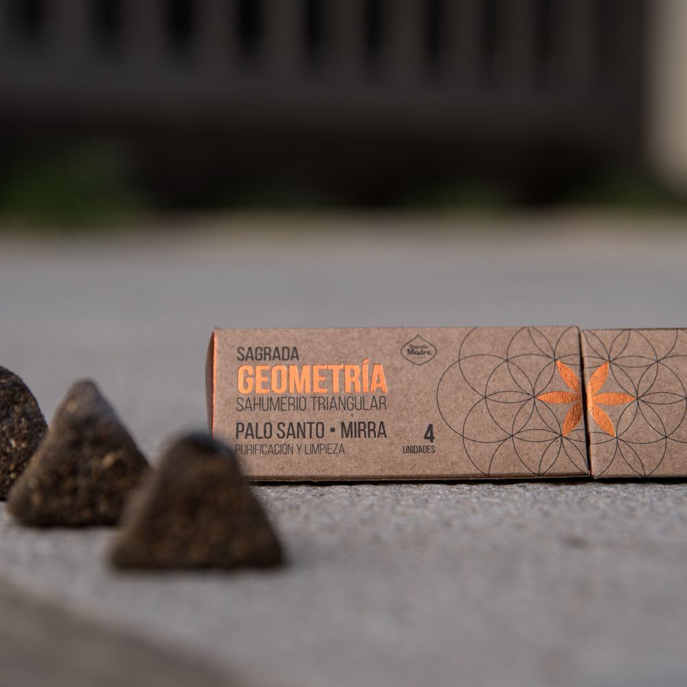 Geometry Räucherdreiecke „Palo Santo & Myrrhe“ – Harmonie & Reinigung