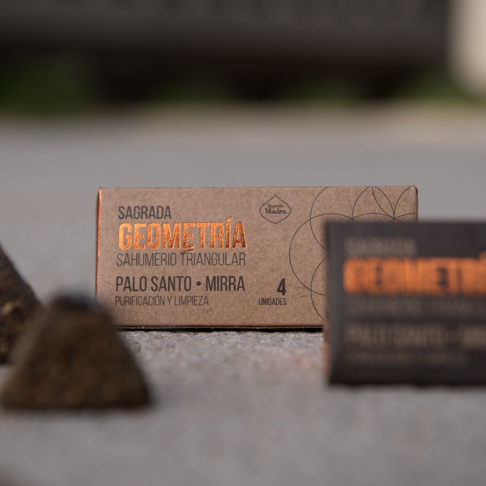 Geometry Räucherdreiecke „Palo Santo & Myrrhe“ – Harmonie & Reinigung