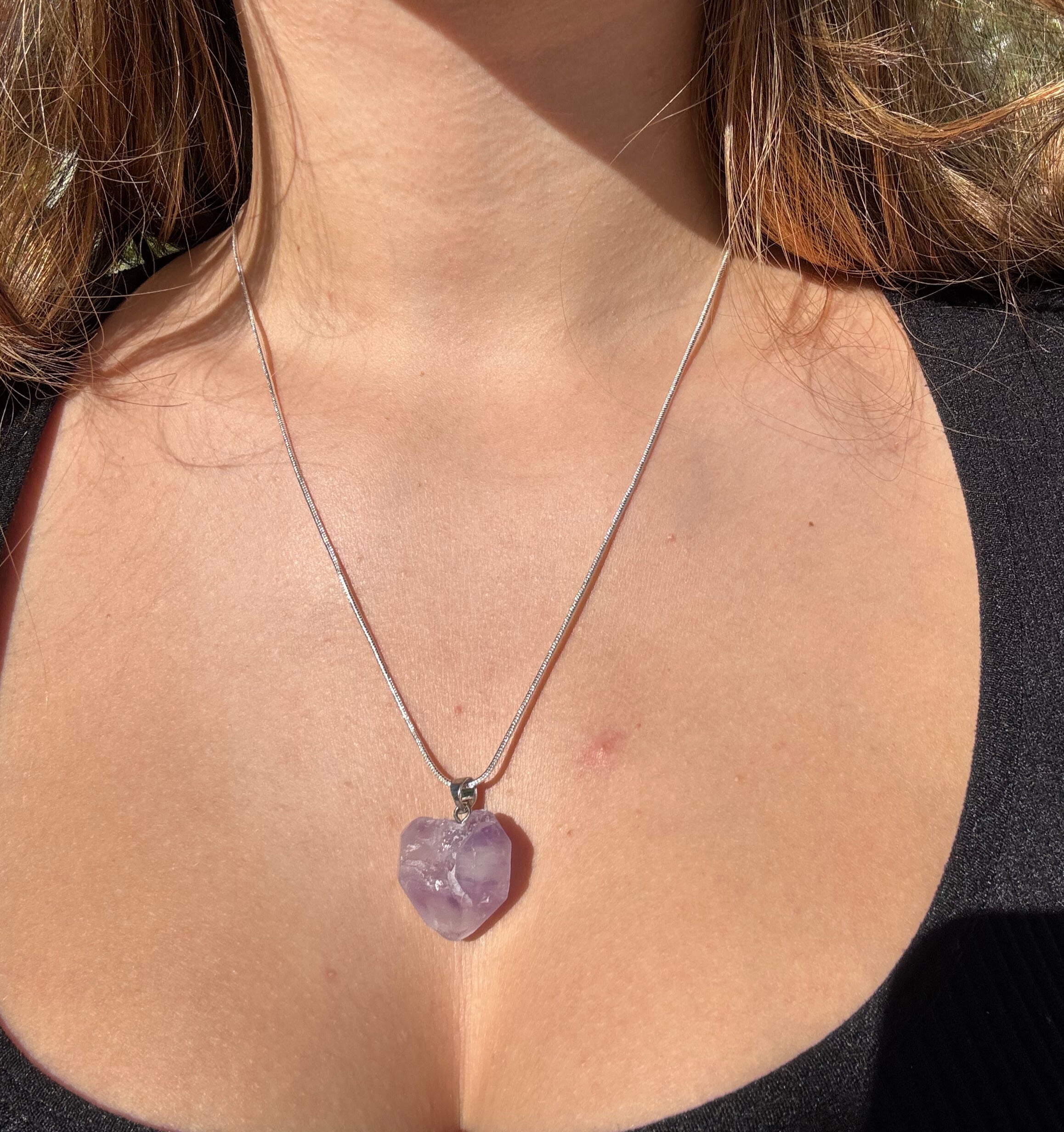 Amethyst – Rohsteinanhänger für Bewusstsein & spirituelle Tiefe