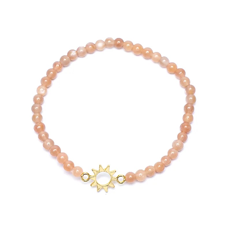 Armband Sonnenstein mit Sonnenanhänger – elastisch | 4 mm Perlen | Zartes Licht & leise Lebensfreude ☀️