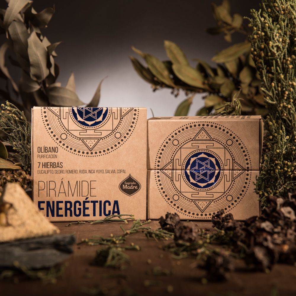 Sagrada Madre Energiepyramide-Räucherpyramiden Olíbano & 7 Heilige Kräuter Handgemachtes Ritualräucherwerk von Sagrada Madre | Reinigung, Schutz & Spirituelle Weisheit