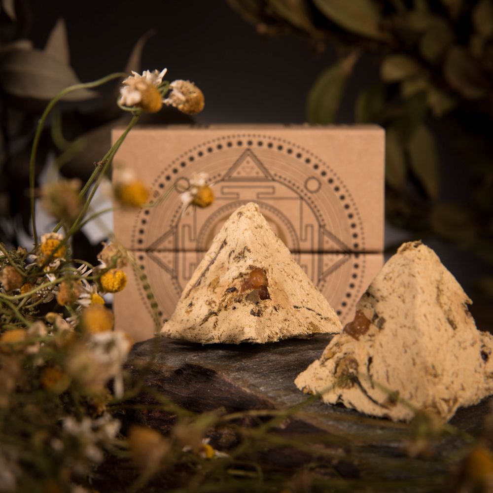 Sagrada Madre Energiepyramide-Räucherpyramiden – Weihrauch (Olíbano) & Kamille Handgemacht Schutz, Klarheit & Sanfte Reinigung