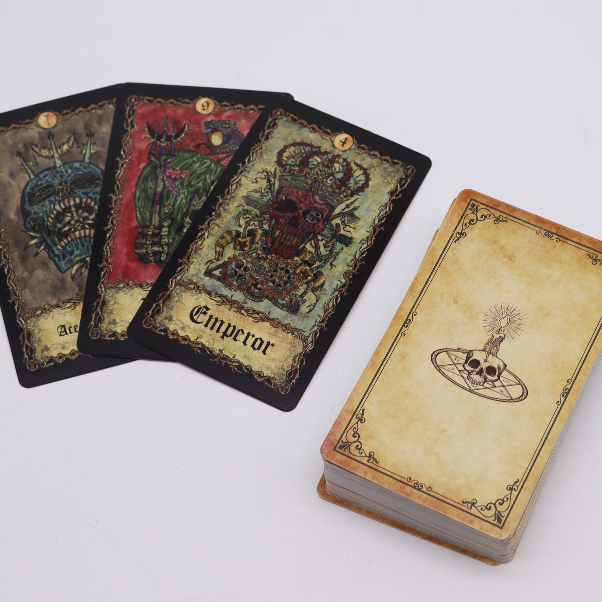 Requiem Arcana Tarot – Flüstern aus dem Schatten