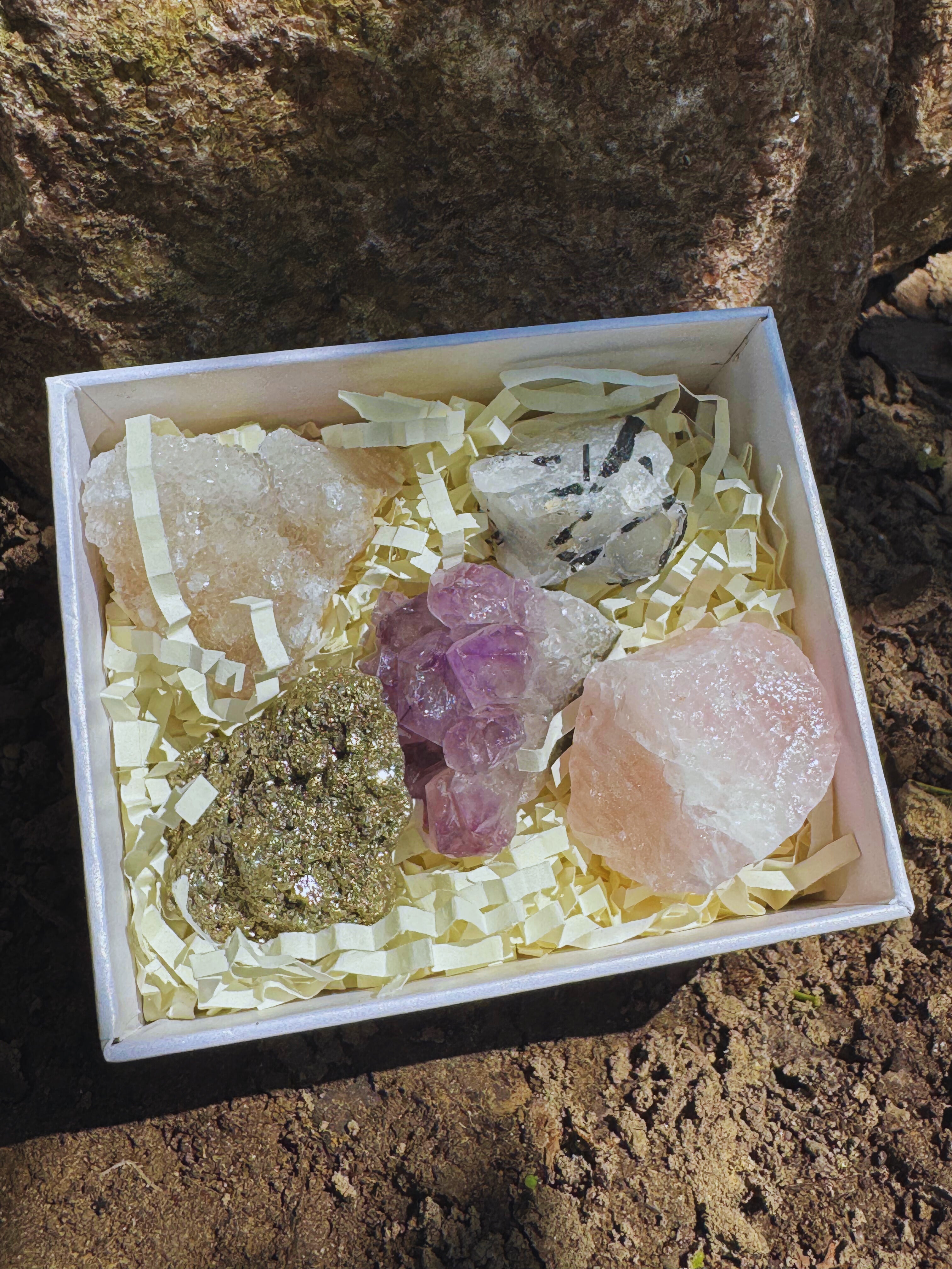 Kristallgeschenkbox „Kraft der Elemente“ – 5 rohe Edelsteine im Set