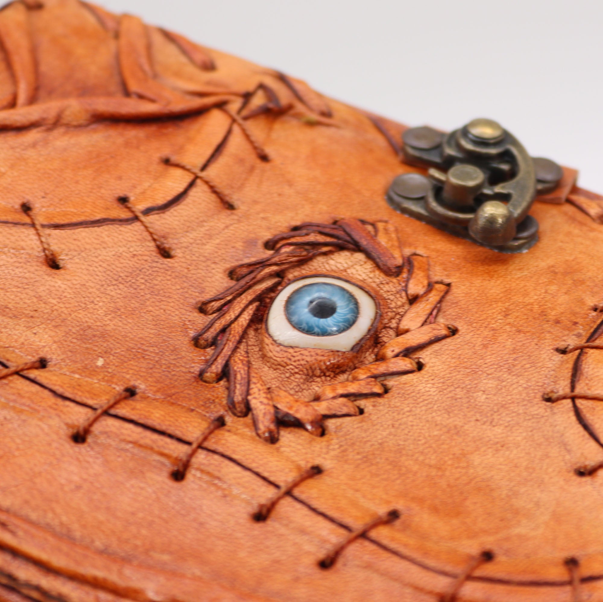 Schutzblick – Lederjournal mit Evil Eye – Hellbraun